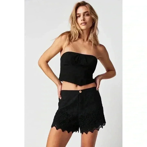 Free People Fp One Aimee Shorts Crochet Embroidered Black Button Size XS - Picture 1 of 8